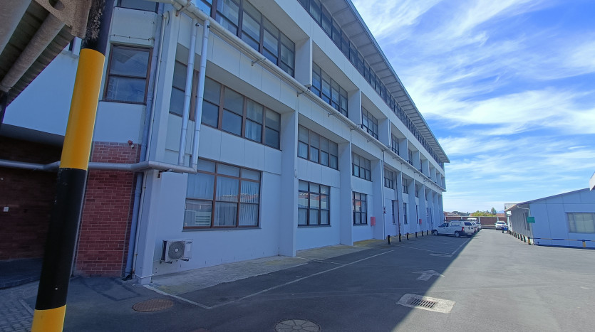 TELKOM PORTFOLIO: Office and Service Yard Cape Town Property Images