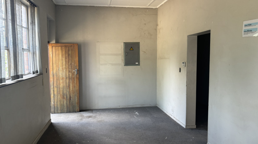 TELKOM PORTFOLIO: Expansive Building in Germiston Property Images