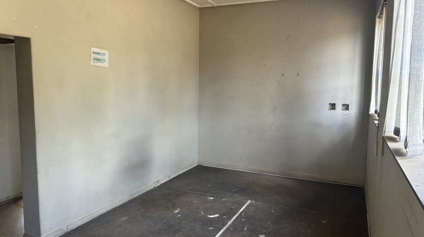 TELKOM PORTFOLIO: Expansive Building in Germiston Property Images