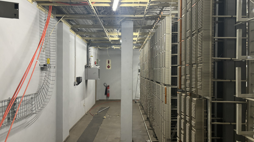 TELKOM PORTFOLIO: Double Volume Service Building Property Images