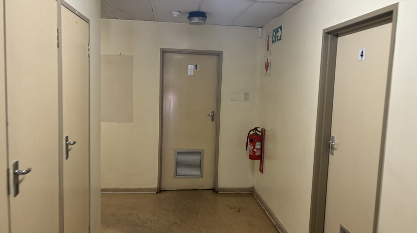 TELKOM PORTFOLIO: Double Volume Service Building Property Images