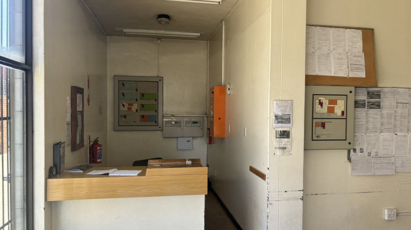 TELKOM PORTFOLIO: Double Volume Service Building Property Images