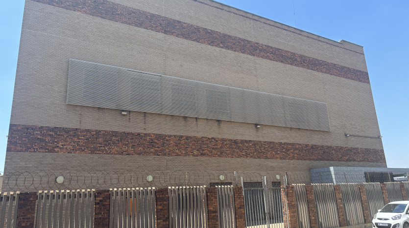 TELKOM PORTFOLIO: Double Volume Service Building Property Images