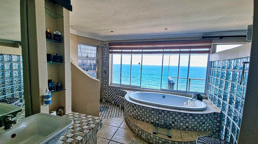 Indian Ocean Beach Front Home Bluff, Durban Property Images