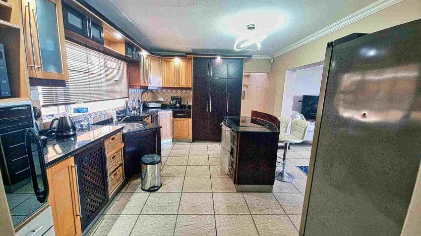 Indian Ocean Beach Front Home Bluff, Durban Property Images