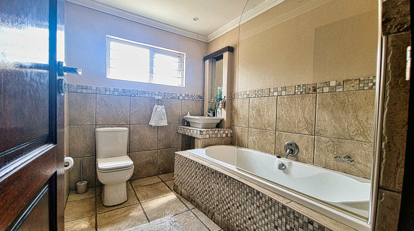 Indian Ocean Beach Front Home Bluff, Durban Property Images