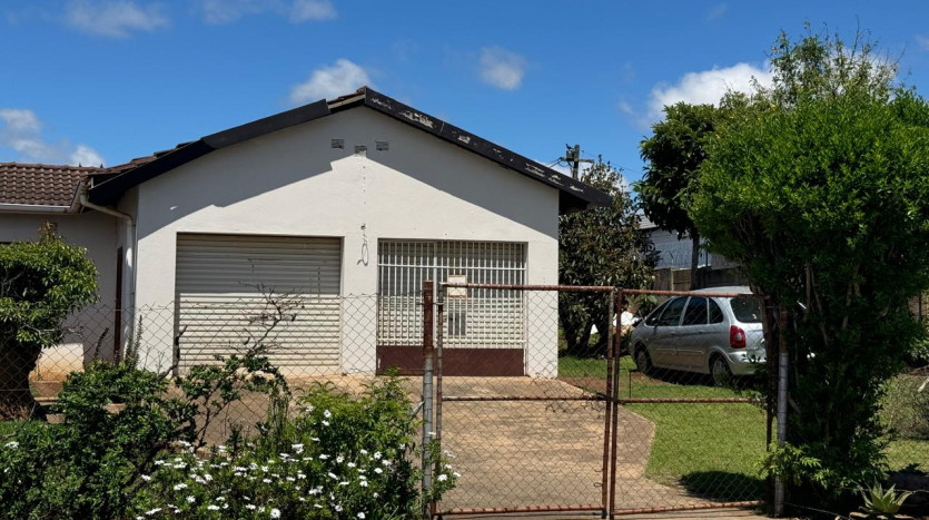 3 Bedroom House in Southridge Park Property Images
