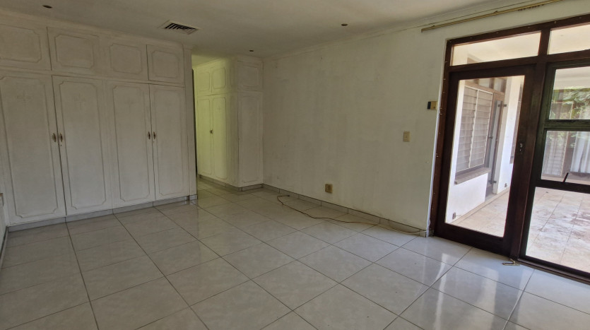 Renovator’s Opportunity Opposite Mitchell Park, Durban Property Images