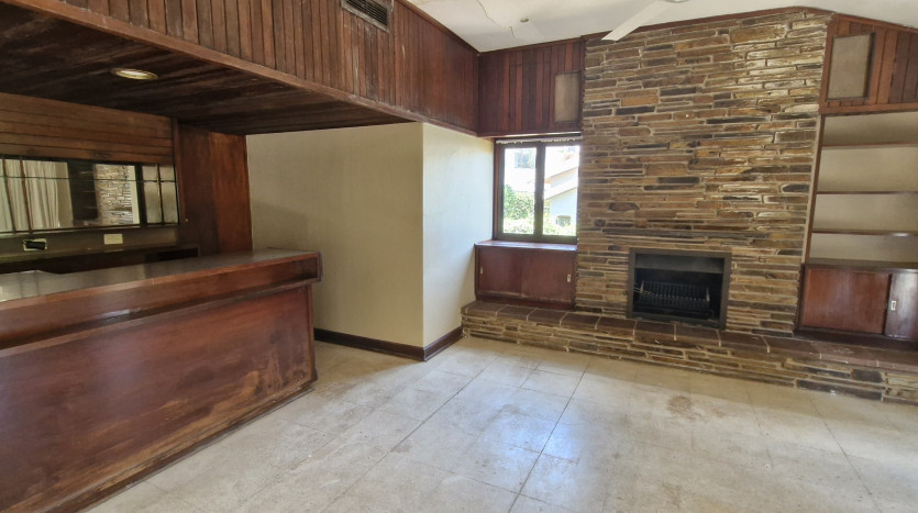 Renovator’s Opportunity Opposite Mitchell Park, Durban Property Images