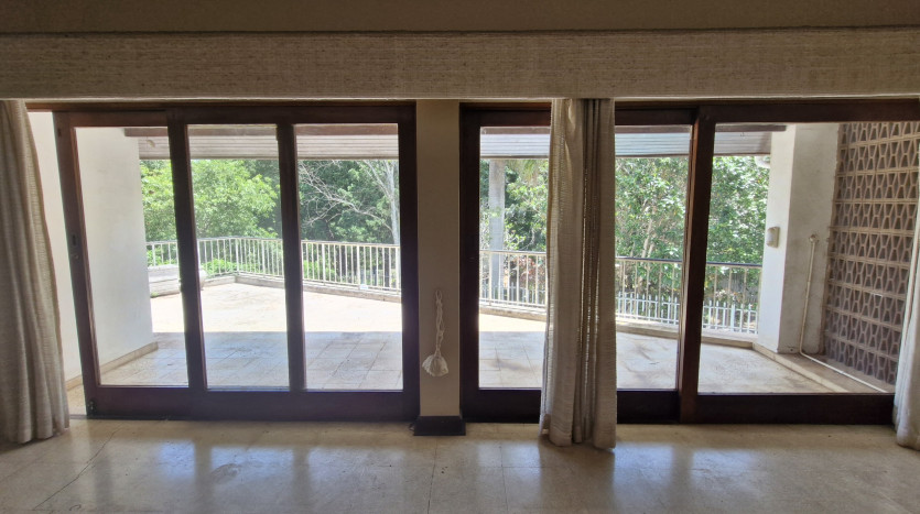 Renovator’s Opportunity Opposite Mitchell Park, Durban Property Images