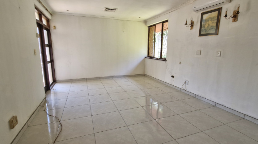 Renovator’s Opportunity Opposite Mitchell Park, Durban Property Images