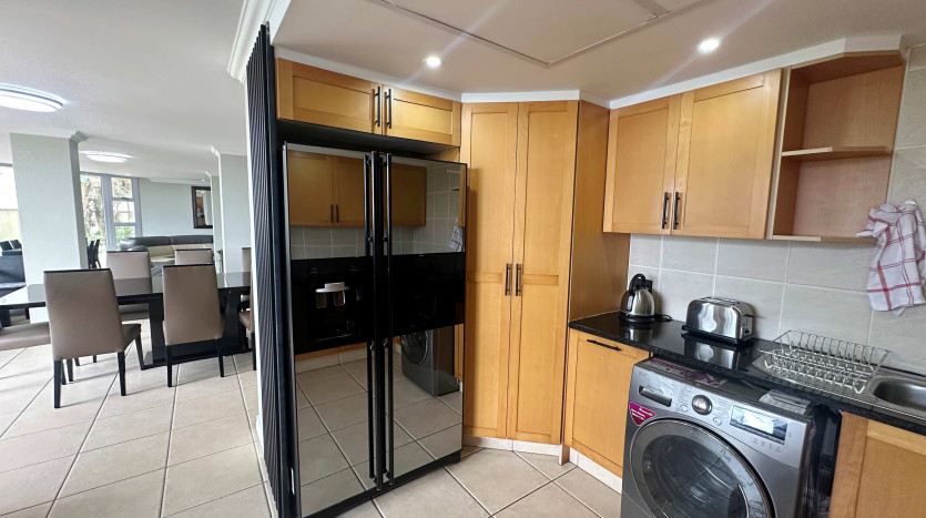 Luxurious Indian Ocean Garden Apartment Umhlanga Property Images