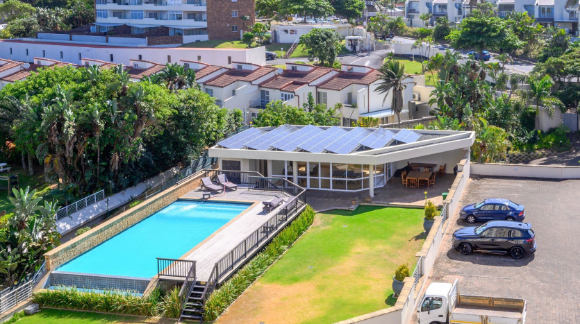 Luxurious Indian Ocean Garden Apartment Umhlanga Property Images