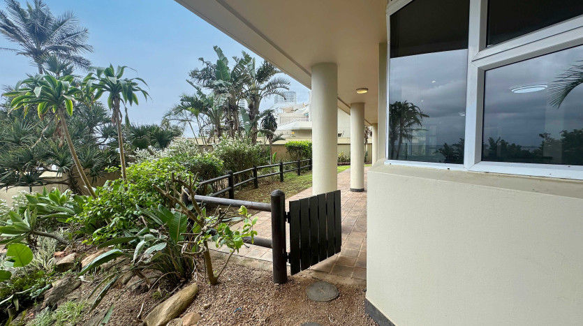Luxurious Indian Ocean Garden Apartment Umhlanga Property Images