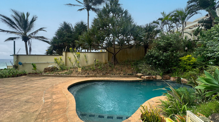 Luxurious Indian Ocean Garden Apartment Umhlanga Property Images