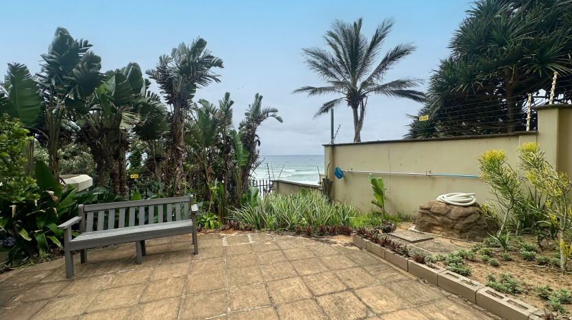 Luxurious Indian Ocean Garden Apartment Umhlanga Property Images