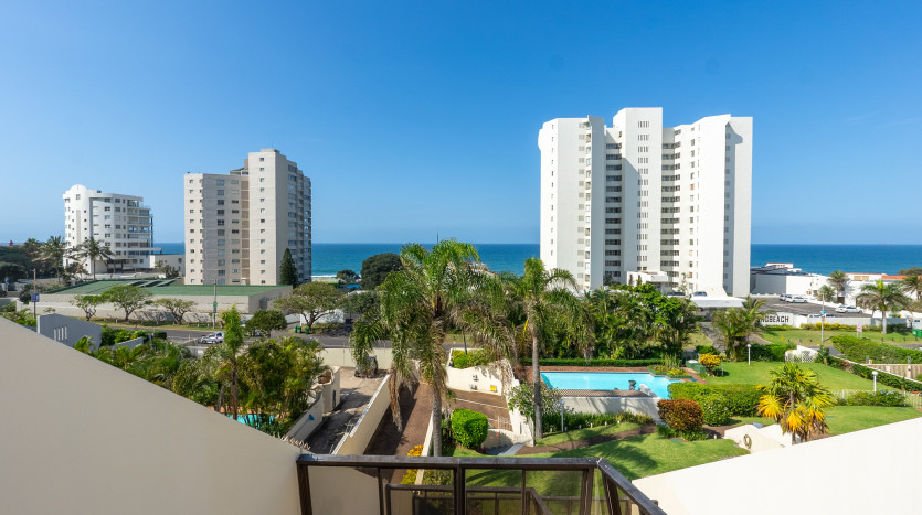 Luxurious Indian Ocean Penthouse Umhlanga Property Images