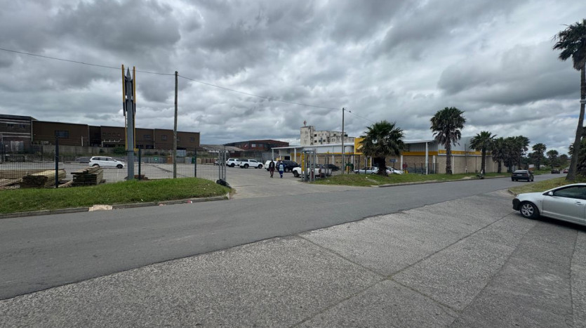 National Store in Prime Location Property Images