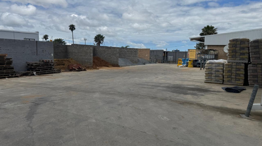 National Store in Prime Location Property Images