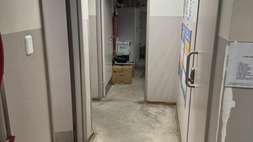 National Store in Prime Location Property Images
