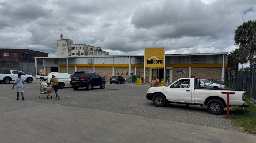 National Store in Prime Location Property Images