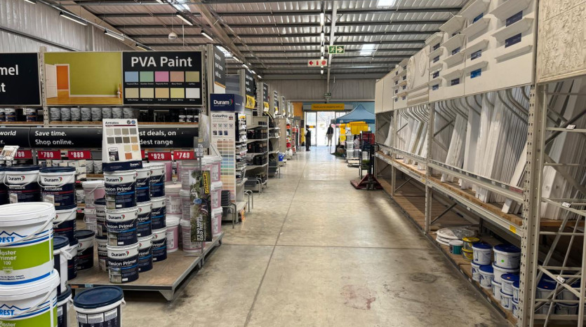 National Store in Prime Location Property Images
