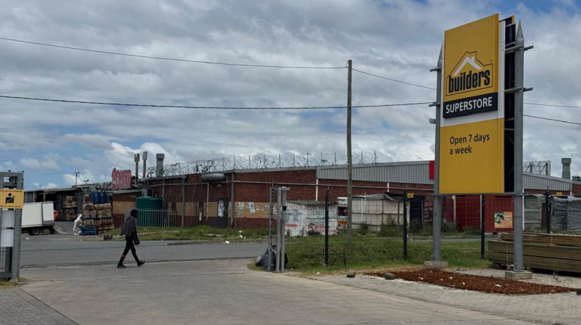 National Store in Prime Location Property Images