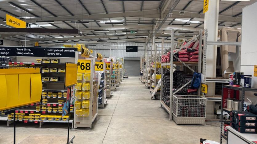National Store in Prime Location Property Images