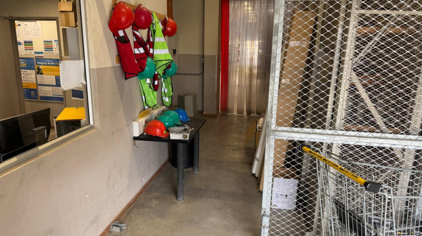 National Store in Prime Location Property Images