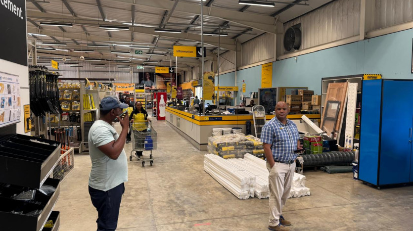 National Store in Prime Location Property Images
