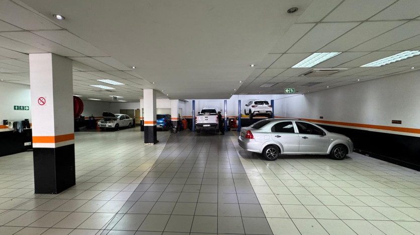 Centrally Located Showroom Property Images