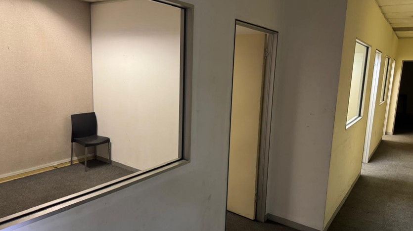 Centrally Located Showroom Property Images
