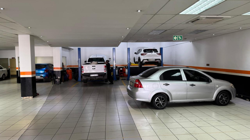 Centrally Located Showroom Property Images