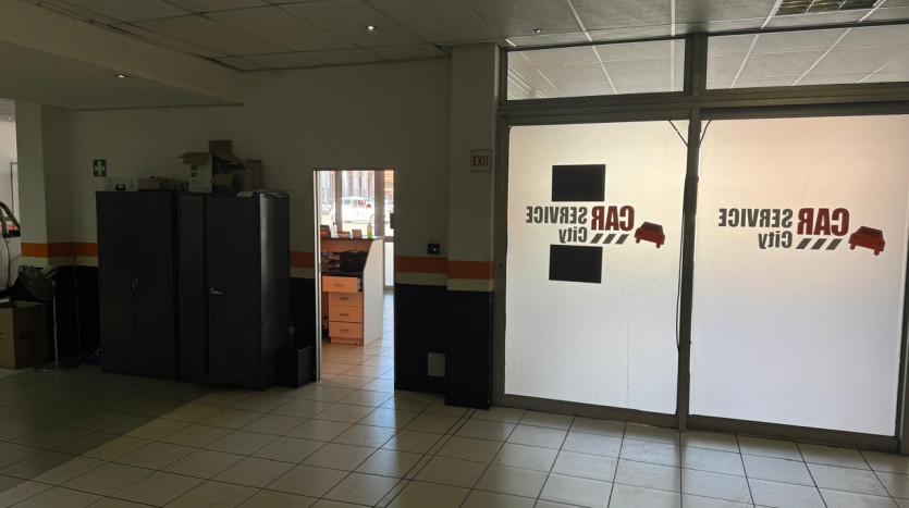 Centrally Located Showroom Property Images