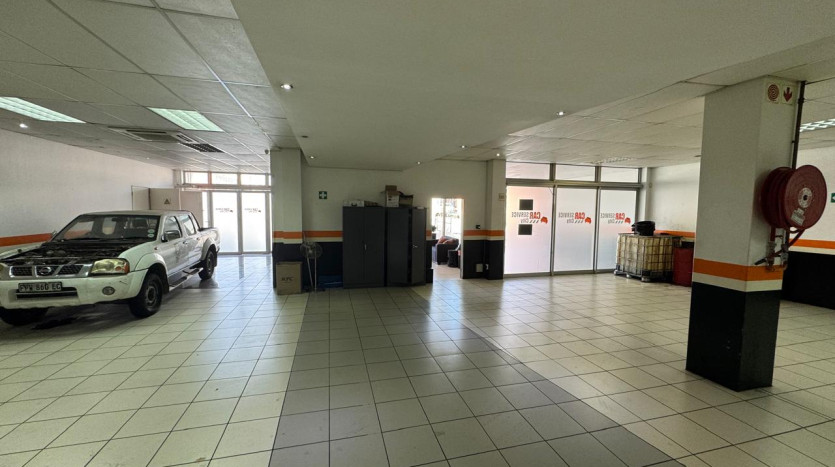 Centrally Located Showroom Property Images