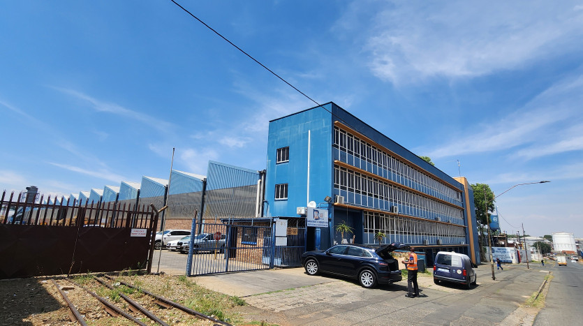 Expansive Manufacturing & Industrial Facility Property Images