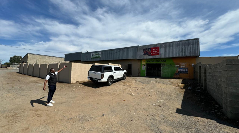 Prime Trading Location with High Visibility, East London Property Images