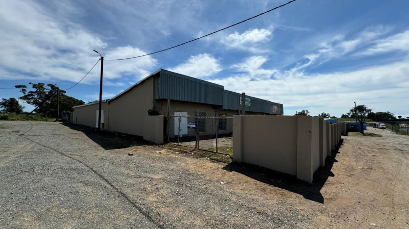 Prime Trading Location with High Visibility, East London Property Images