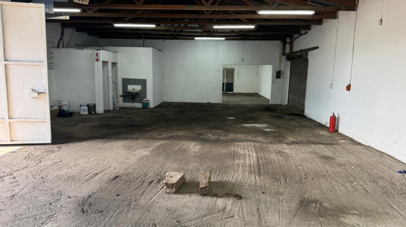 Prime Trading Location with High Visibility, East London Property Images