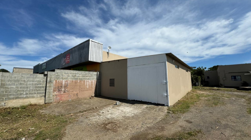Prime Trading Location with High Visibility, East London Property Images