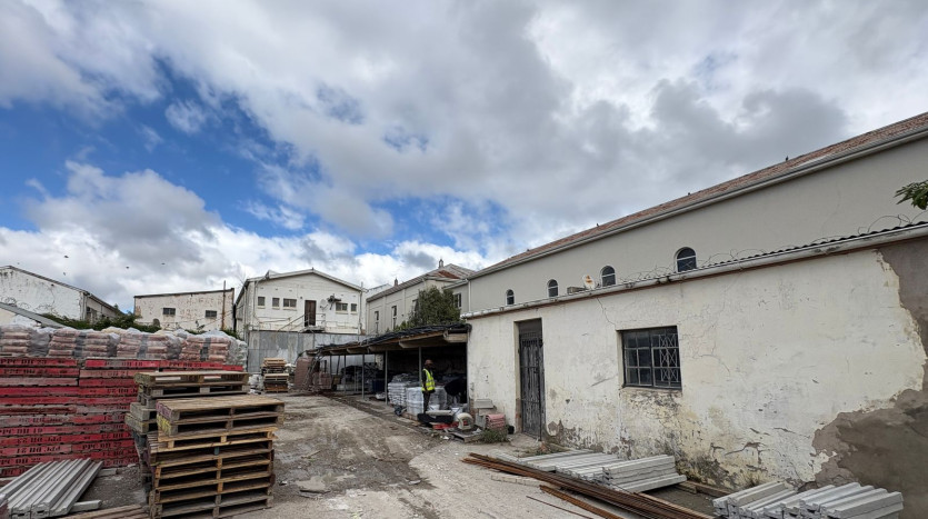 CBD Retail & Commercial Investment Property Images