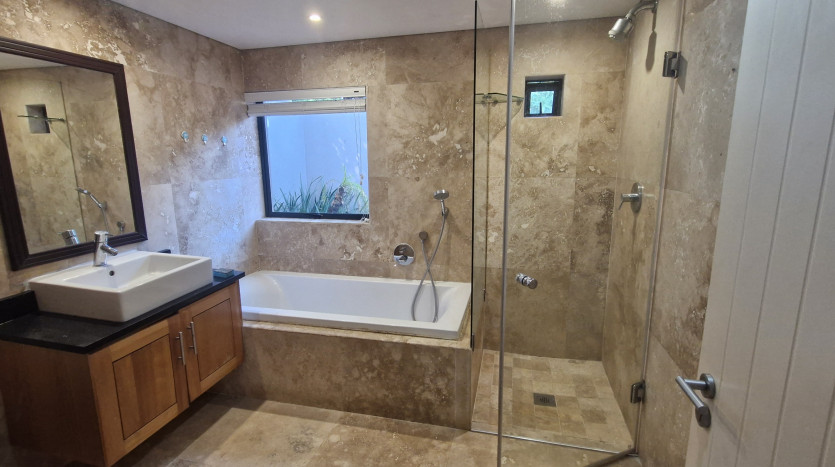 Exquisite Coastal Retreat in Prestigious Zimbali Estate Property Images