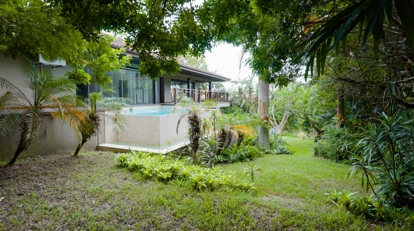 Exquisite Coastal Retreat in Prestigious Zimbali Estate Property Images