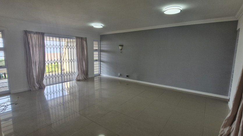 PORTFOLIO DISPOSAL: La Mercy Beach Apartment in Walking Distance to the Indian Ocean Property Images