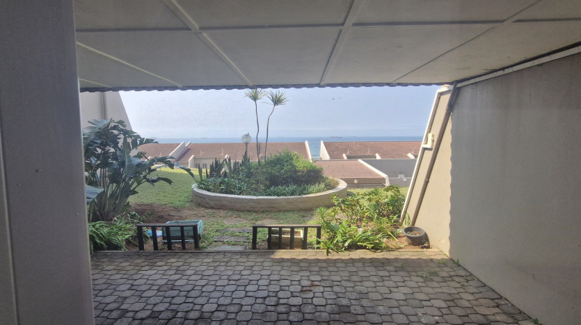 PORTFOLIO DISPOSAL: La Mercy Beach Apartment in Walking Distance to the Indian Ocean Property Images