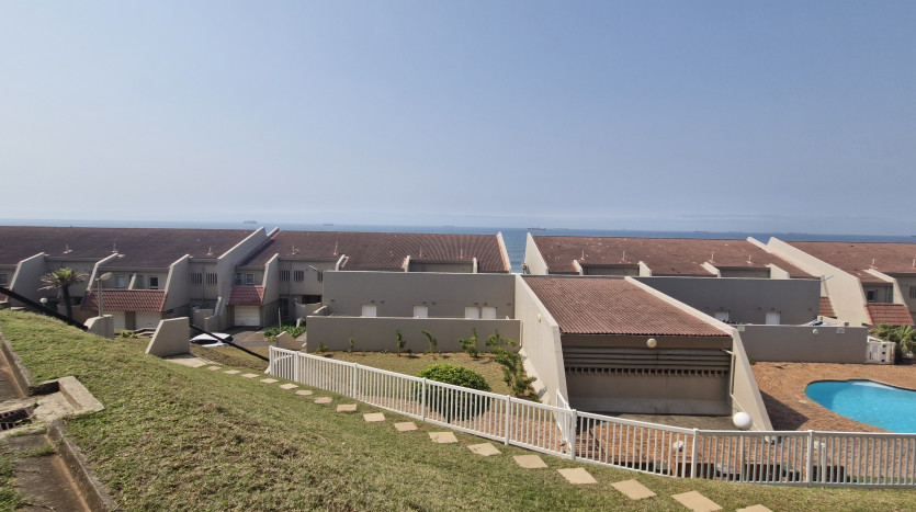 PORTFOLIO DISPOSAL: La Mercy Beach Apartment in Walking Distance to the Indian Ocean Property Images