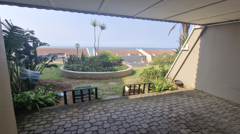 PORTFOLIO DISPOSAL: La Mercy Beach Apartment in Walking Distance to the Indian Ocean Property Images