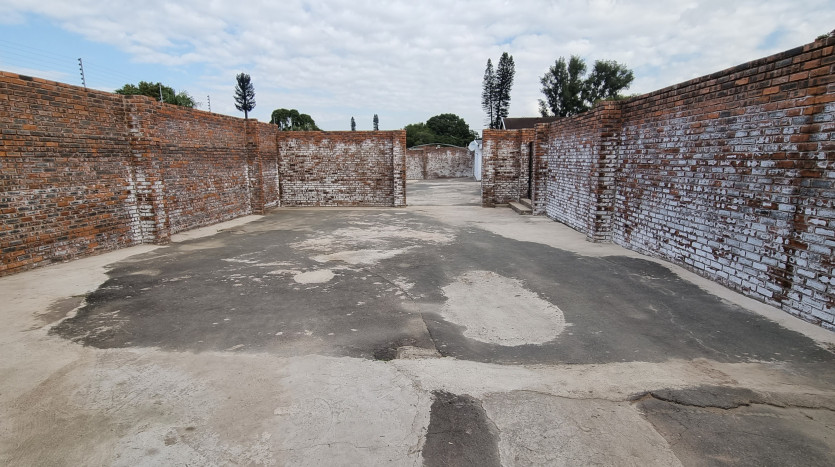 Exceptional Value Awaiting You – Re-Development Property On Auction Property Images