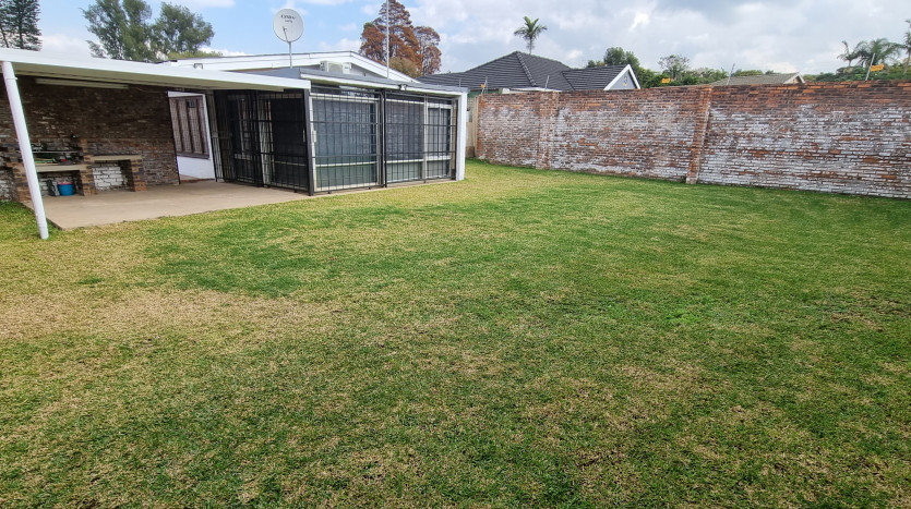 Exceptional Value Awaiting You – Re-Development Property On Auction Property Images