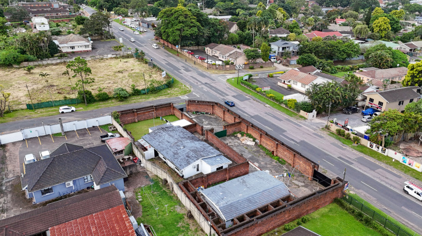 Exceptional Value Awaiting You – Re-Development Property On Auction Property Images